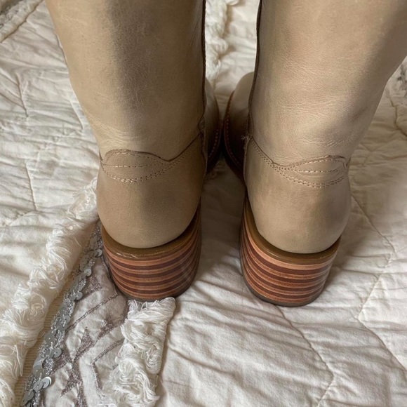 Frye Campus Boots - RESERVED FOR AUTUMN DO NOT PURCHASE - Picture 3 of 7